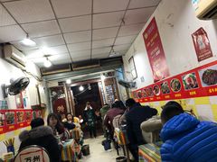 等位区-大湾金牌万州烤鱼(沙河店)