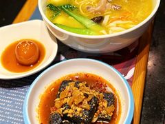 -呷佬·长沙手工米粉(金沙江路店)