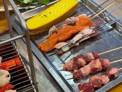 -哈尔滨小酒馆·鲜肉现穿自助烧烤(康新花园店)