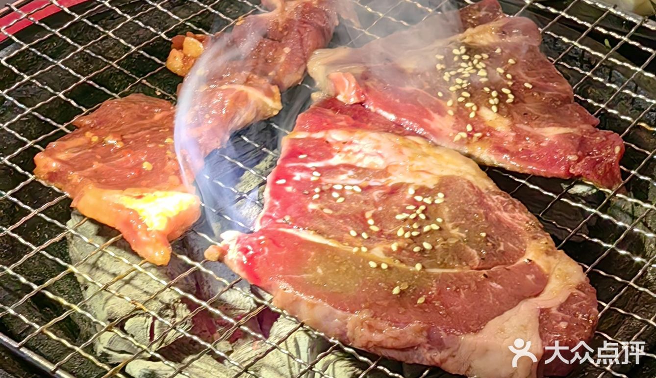 延吉 | 蘸麻酱的烤肉真的太香了 🥩