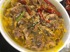 酸汤煮极品肥牛-柒园·三十年创意杭帮菜(龙湖滨江天街店)