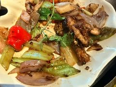 -大头虾越式风味餐厅(光明广场店)