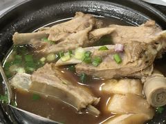 正宗空煲肉骨茶-新峰肉骨茶