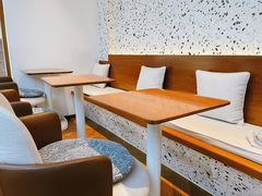 -Line 咖啡(石厦花园店)