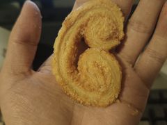 小蝴蝶酥-上海哈尔滨食品厂(淮海中路店)