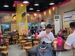大堂-华辉拉肠(龙口东店)
