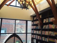 -钟书阁(松江泰晤士小镇店)