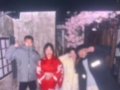 -荒岛实景沉浸密室(江汉路1店)