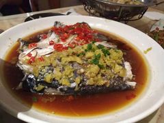双椒鱼头-钟掌勺忘不了地道湘菜(新天地假日广场店)
