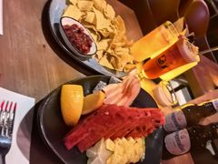-FOUR PLAY BAR