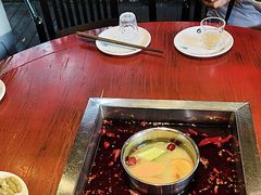 -二荆条·蜀鲜汇城市森林火锅
