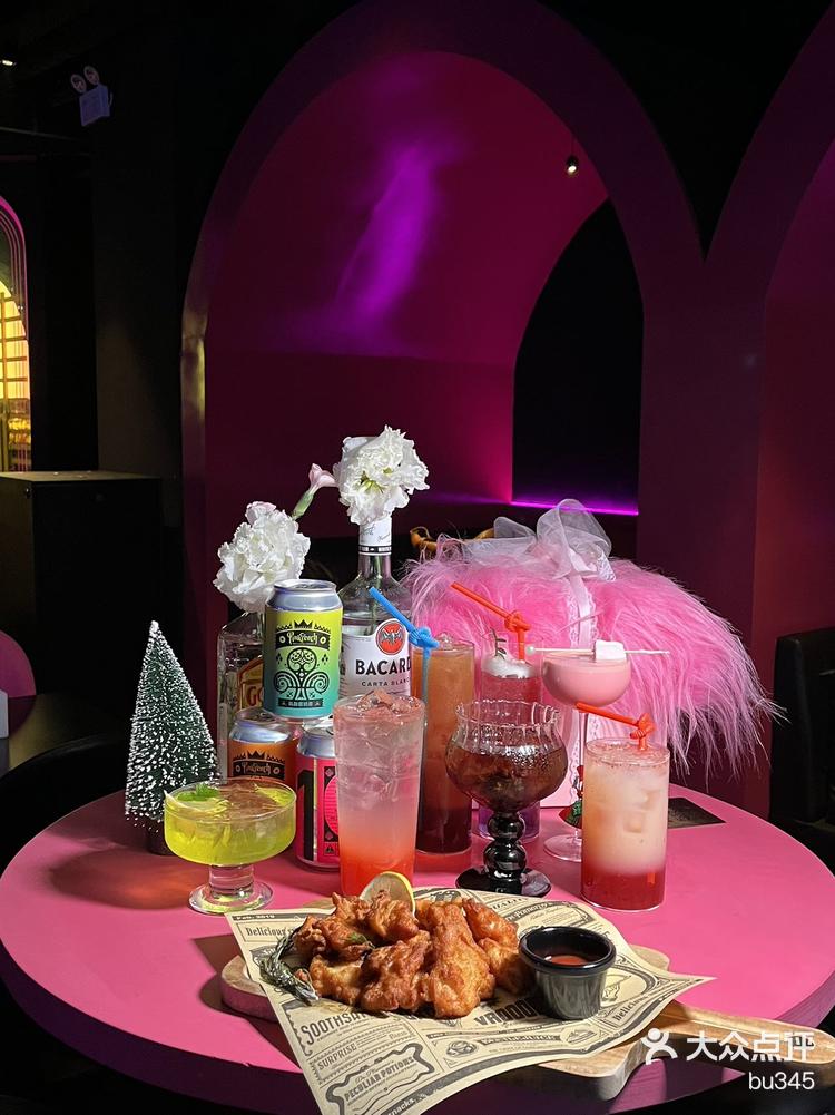 还有哪个公主没来过这家芭比粉酒吧