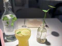 -春树下·树屋花房西餐厅(罍街AS1980店)