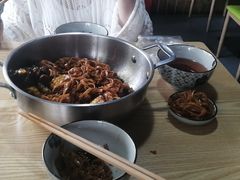 -内蒙焖面大盆骨餐馆(山大路店)