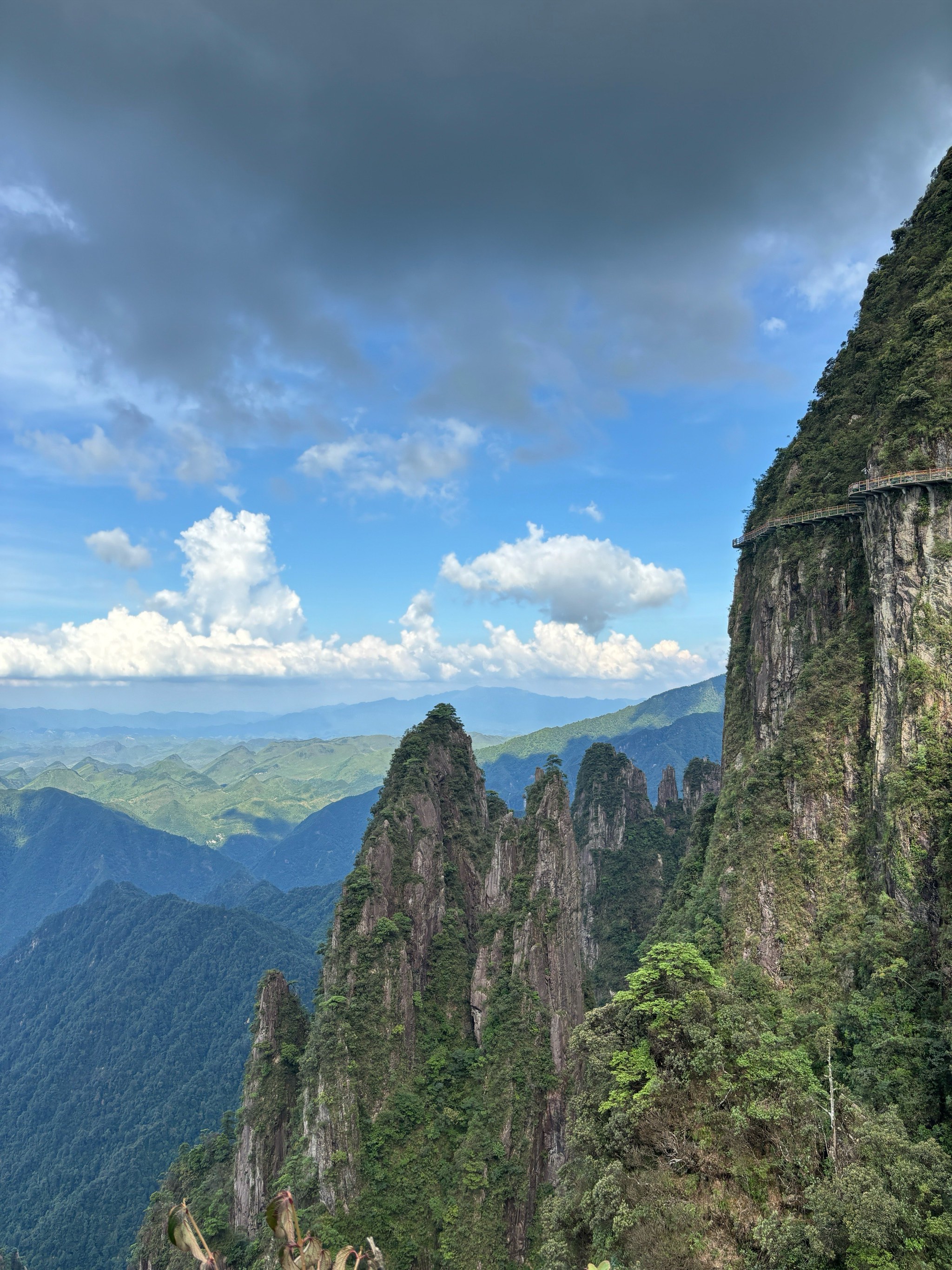 山顶的风景真美啊图片