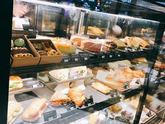 面包甜点陈列柜-星巴克(广州东圃天银店)