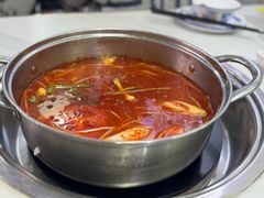 -苗岭鱼乡贵州凯里红酸汤鱼火锅