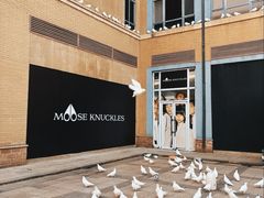 -王府井奥莱棋盘山小镇