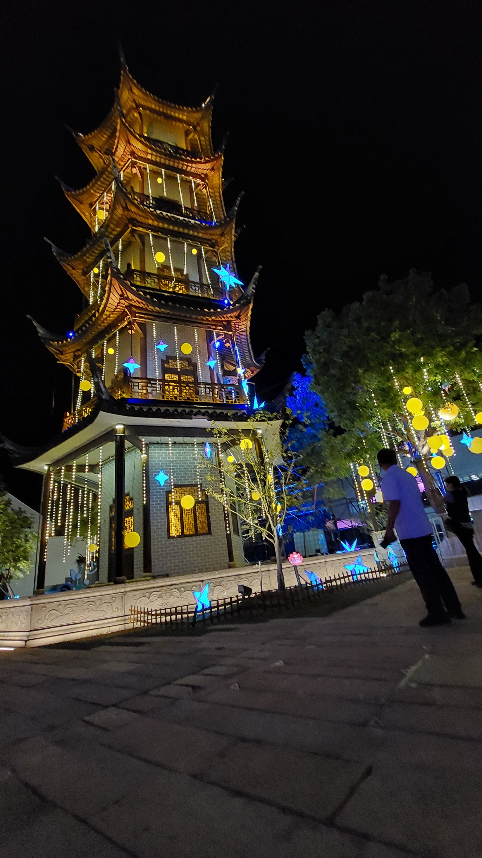 昆山周庄古镇夜景图片