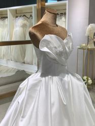 -Lady  Jane高端婚纱礼服馆