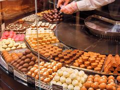 -Laderach 莱德拉(上海环贸iapm店)