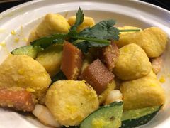 咸蛋黄海鲜豆腐煲-芽敉砂锅(财信广场店)