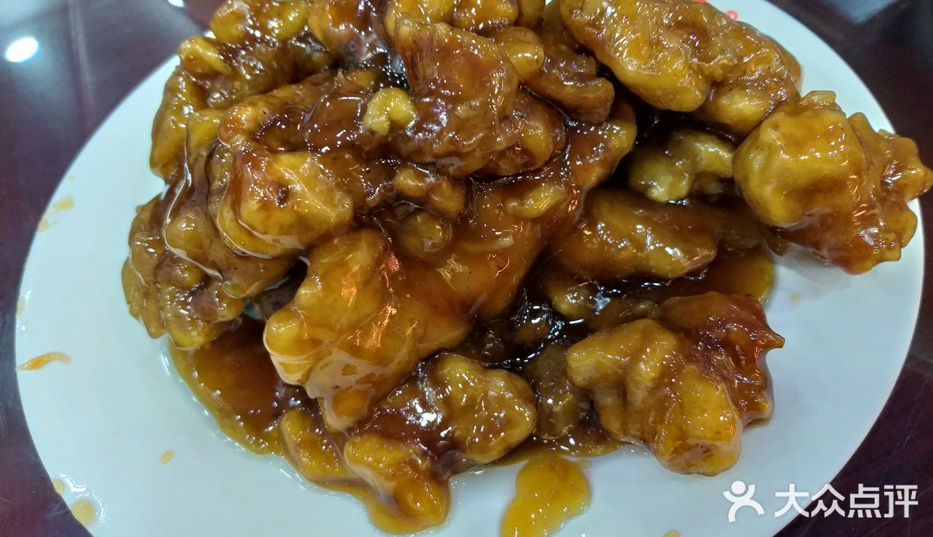 看着都腻，尝了一块，料包的味道太重，没有肉香味