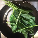 胖妹儿今天吃什么之素炒菠菜