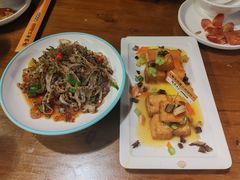 -隔壁老王·家常云南菜(花巷店)