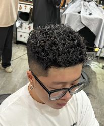 -海文先生国潮烫染男士理发馆