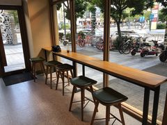 等位区-星巴克(深圳南海意库店)
