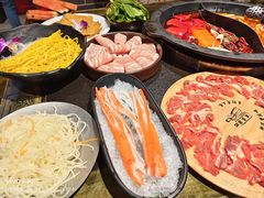-宽板凳老灶火锅(台湾街店)