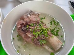 骨头汤-周震馄饨