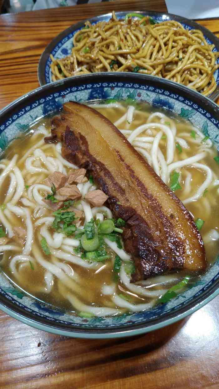 山东大肉手擀面-"今天在斜塘附近,中午饭点,割草点评,上次.