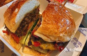 Spicy Crispy Bacon Burger