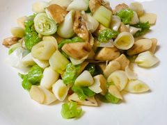 云椒白油鸡枞-泓0871臻选云南菜·味庄