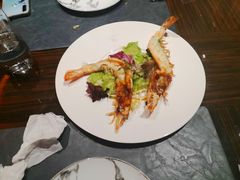 芝士焗波士顿龙虾配有机田园色拉-YUE·6·西式融合餐厅(外滩六号店)