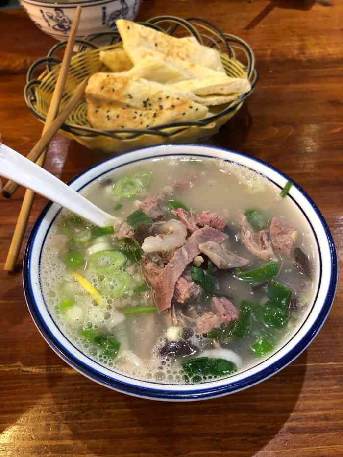 铁谢正宗老李家羊肉汤(市区直营店)-"来洛阳开年会,这家店就在酒店