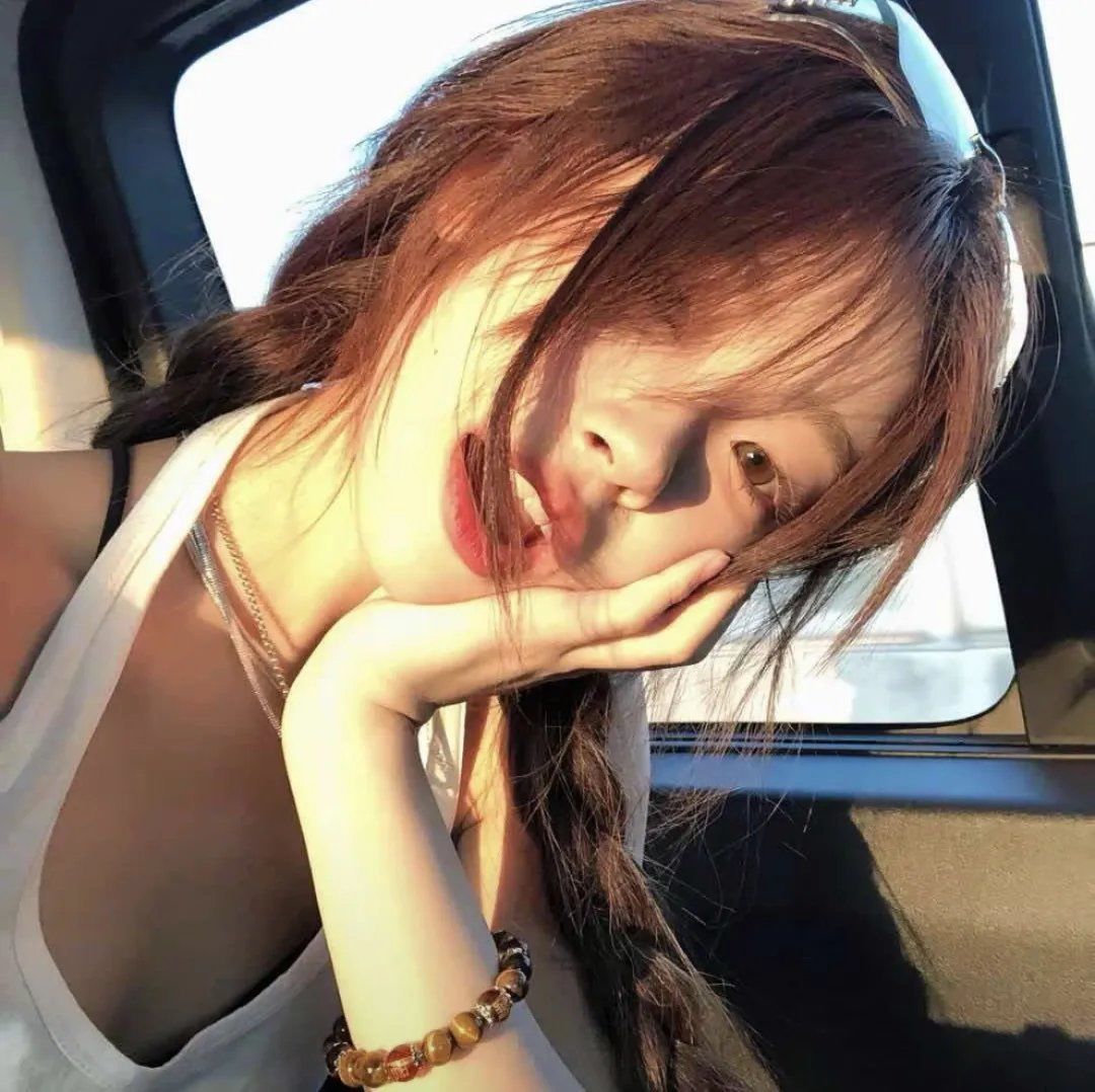 清新简约女头像