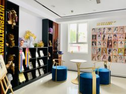 -小乐化妆美甲半永久培训学校