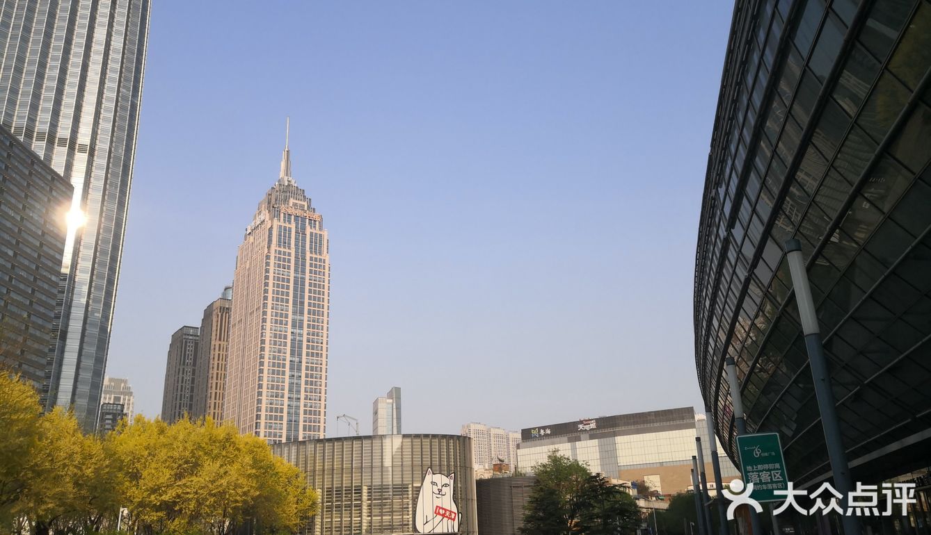 几个月时间，从门庭若市到零零散散的客流，以及一些关门