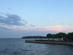 -上海滴水湖皇冠假日酒店