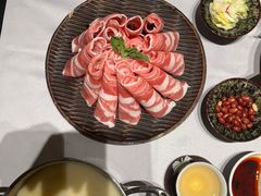 -红鼎豆捞·非遗鲍皇汤火锅(宝丰路店)