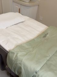 -颜加一•趣爱眼·科技美容养生