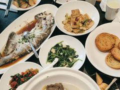 -鱼鲜饭香·招牌汽锅剁椒鱼头王