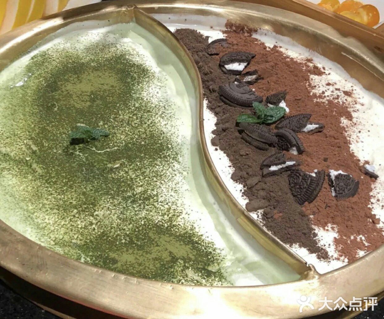 没什么事是一顿火锅解决不了的，如果有就两顿