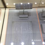 装的非常精致 简洁 接待的工作人员都挺耐心 细致的