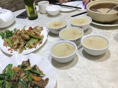 鸡煲特大鲍翅-凤城礼记鱼翅海鲜酒家(新马路总店)