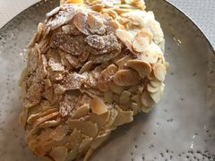扁桃仁羊角-BAKER&SPICE(环贸店)