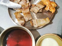 -围炉肉舍•炭烤活鳗•丹东海鲜烤肉(步行街店)